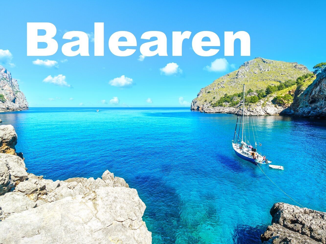 turquoise blue water in a bay on Mallorca